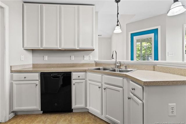108 Woodland Court, Raeford, NC 28376
