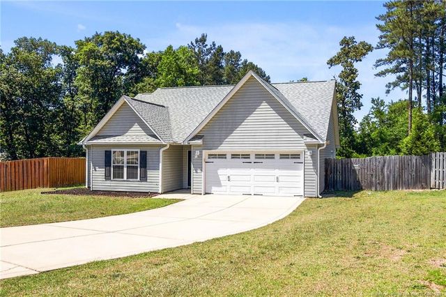 108 Woodland Court, Raeford, NC 28376