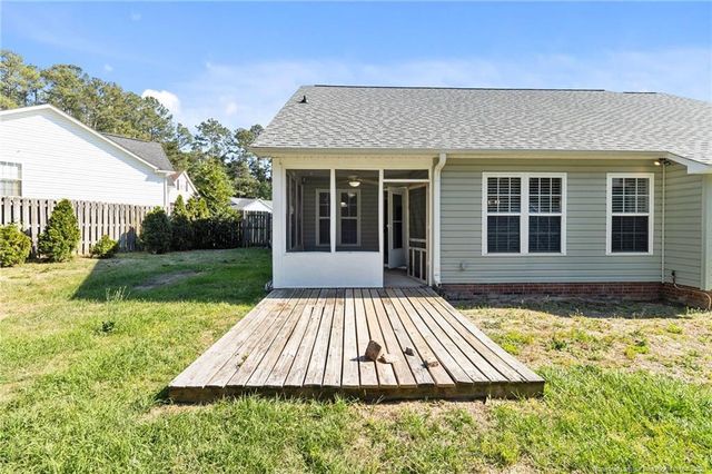 108 Woodland Court, Raeford, NC 28376