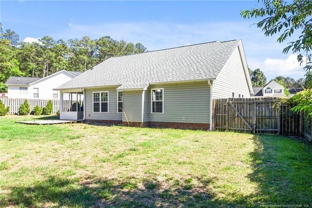 108 Woodland Court, Raeford, NC 28376