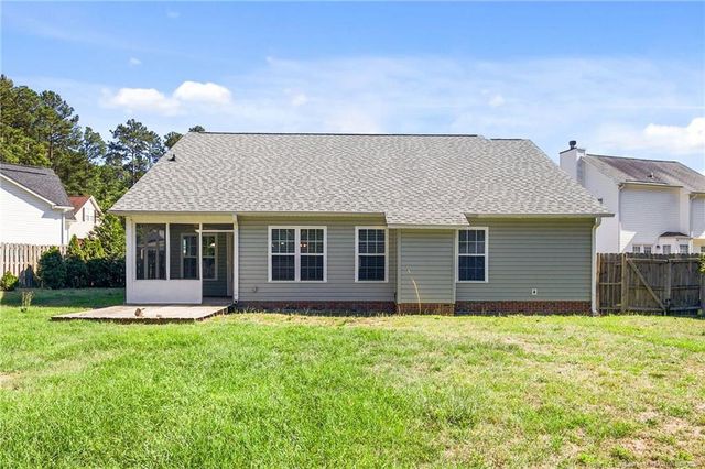 108 Woodland Court, Raeford, NC 28376