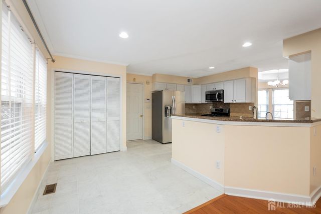 32 Inverness Court, Monroe, NJ 08831