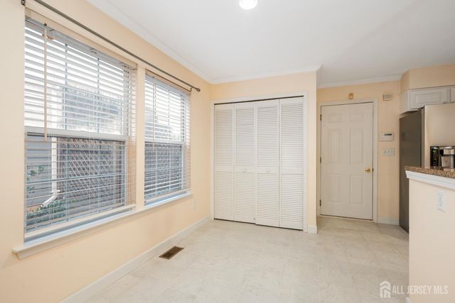 32 Inverness Court, Monroe, NJ 08831