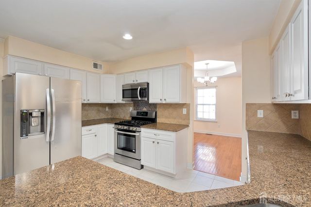 32 Inverness Court, Monroe, NJ 08831