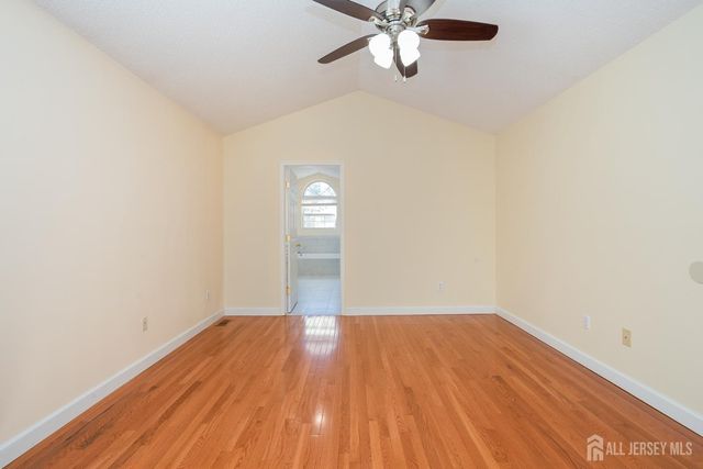 32 Inverness Court, Monroe, NJ 08831