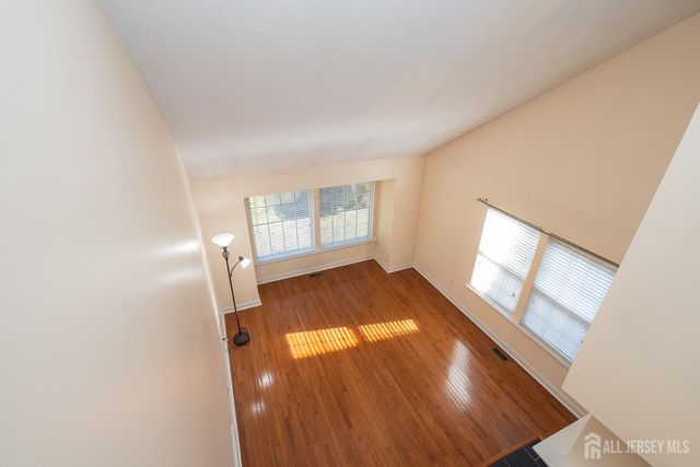 32 Inverness Court, Monroe, NJ 08831