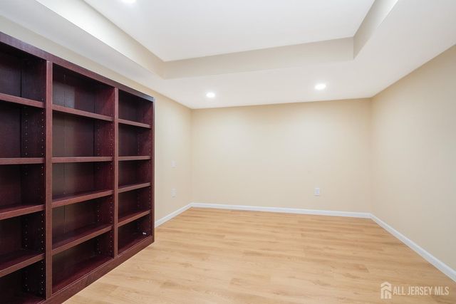 32 Inverness Court, Monroe, NJ 08831