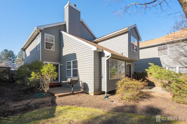 32 Inverness Court, Monroe, NJ 08831