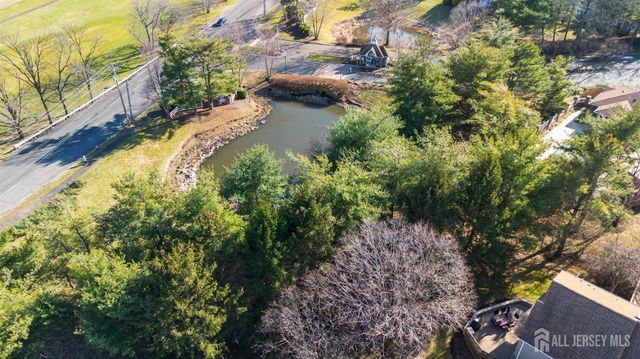 32 Inverness Court, Monroe, NJ 08831