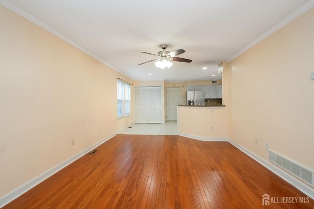 32 Inverness Court, Monroe, NJ 08831