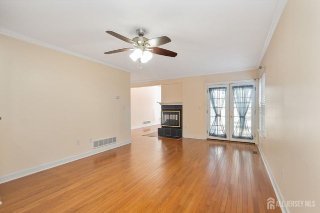 32 Inverness Court, Monroe, NJ 08831