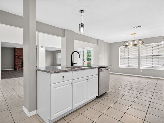 1104 Breezewood Drive, Lewisville, TX 75077