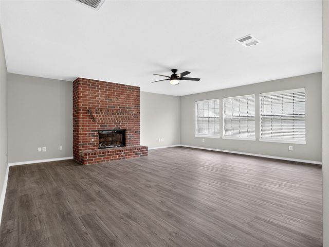 1104 Breezewood Drive, Lewisville, TX 75077