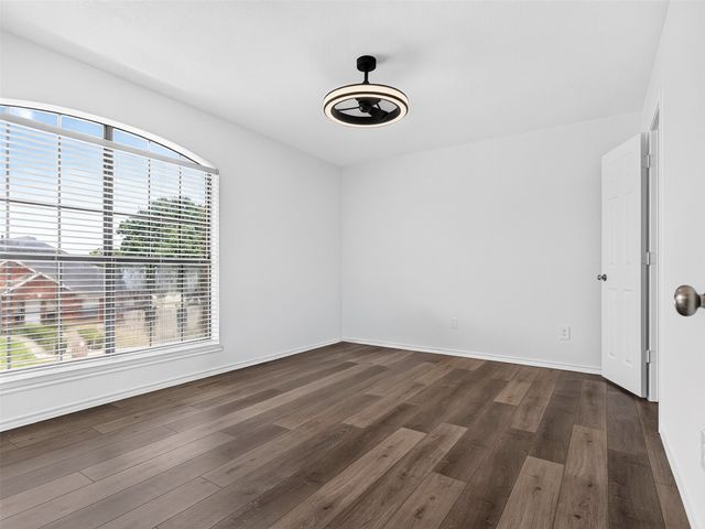 1104 Breezewood Drive, Lewisville, TX 75077