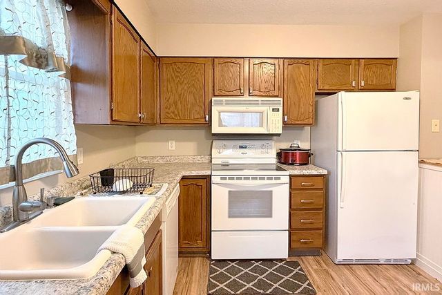 1101 Court Ln Apt C, Goshen, IN 46526