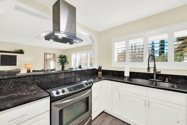 125 Andover Dr, Vacaville, CA 95687