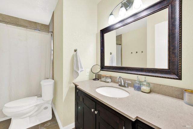 125 Andover Dr, Vacaville, CA 95687