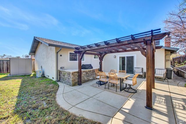 125 Andover Dr, Vacaville, CA 95687