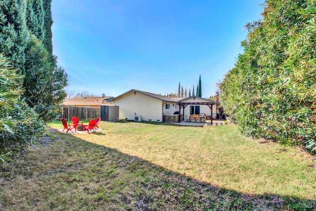 125 Andover Dr, Vacaville, CA 95687