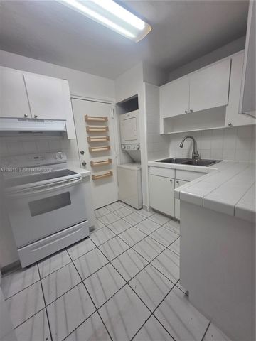 13700 SW 62nd St 113, Miami, FL 33183