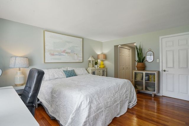1 Commodore Court 104, Hull, MA 02045
