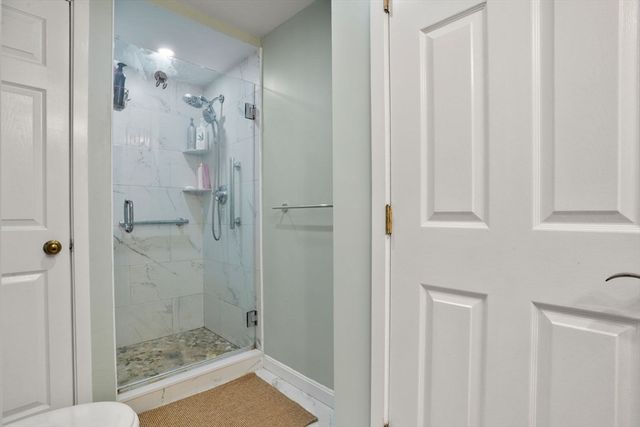 1 Commodore Court 104, Hull, MA 02045