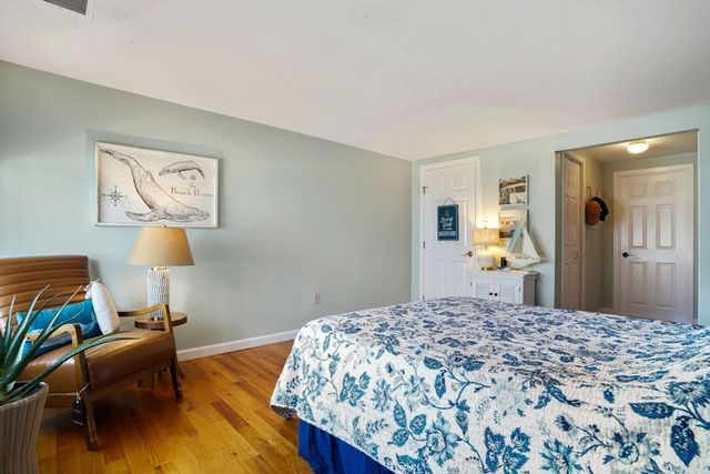 1 Commodore Court 104, Hull, MA 02045