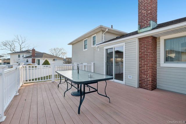 2487 Abbey Lane, Seaford, NY 11783