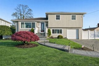 2487 Abbey Lane, Seaford, NY 11783