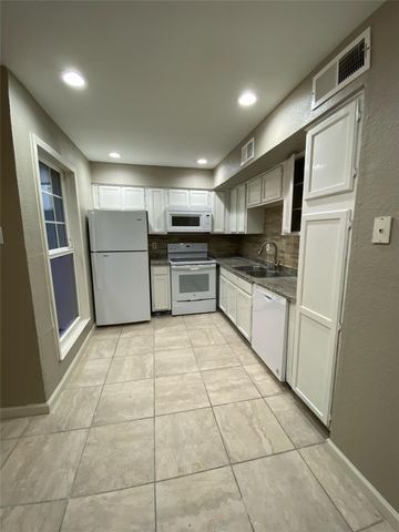 9805 Walnut Street 112, Dallas, TX 75243