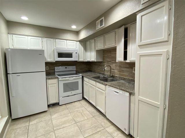 9805 Walnut Street 112, Dallas, TX 75243