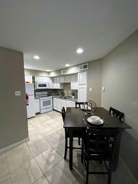 9805 Walnut Street 112, Dallas, TX 75243