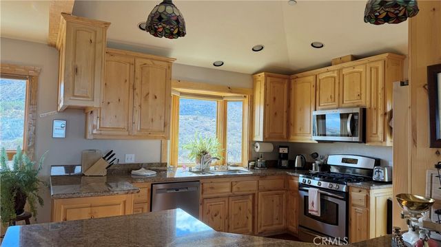 275 Canyon, Pinon Hills, CA 92371