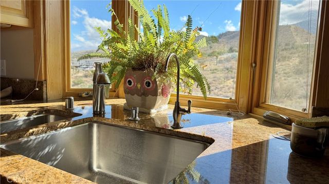 275 Canyon, Pinon Hills, CA 92371