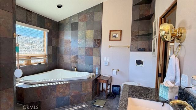 275 Canyon, Pinon Hills, CA 92371