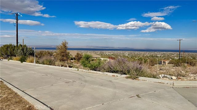 275 Canyon, Pinon Hills, CA 92371