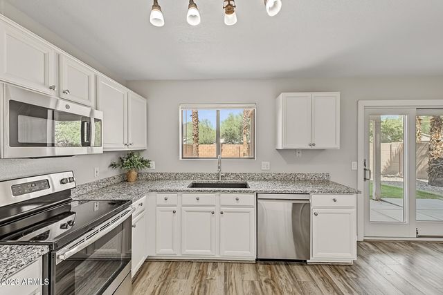 2154 E WILLIAMS Drive, Phoenix, AZ 85024