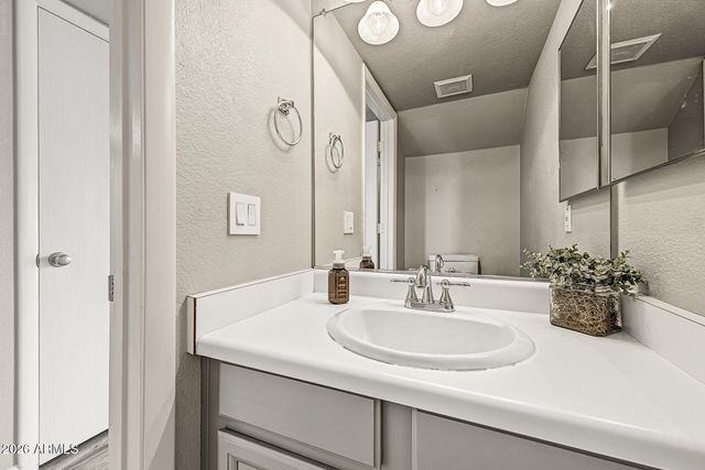 2154 E WILLIAMS Drive, Phoenix, AZ 85024
