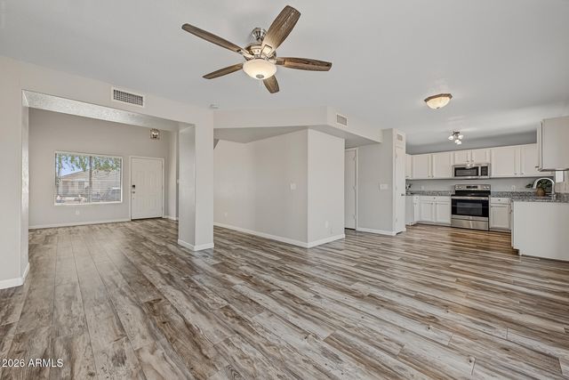 2154 E WILLIAMS Drive, Phoenix, AZ 85024