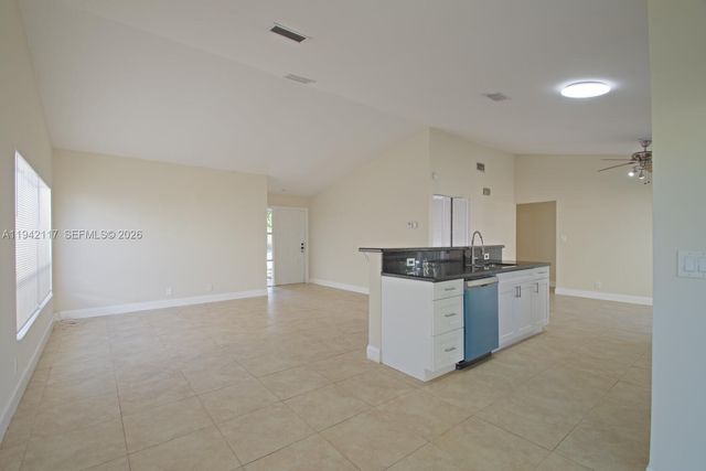 7525 SW 7th Pl, North Lauderdale, FL 33068