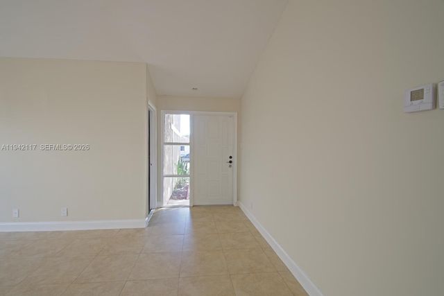 7525 SW 7th Pl, North Lauderdale, FL 33068