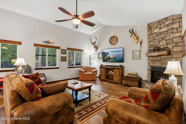 17953 W Sheltered CT, Hauser, ID 83854