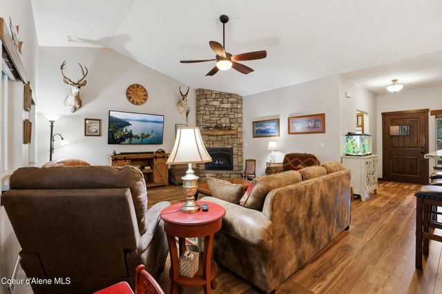 17953 W Sheltered CT, Hauser, ID 83854