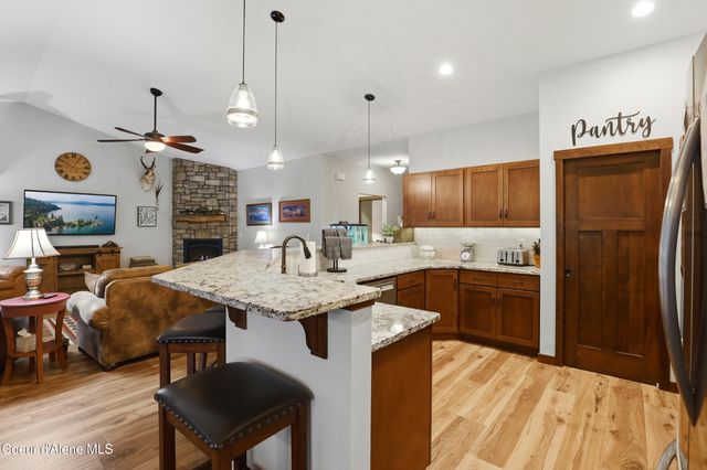 17953 W Sheltered CT, Hauser, ID 83854