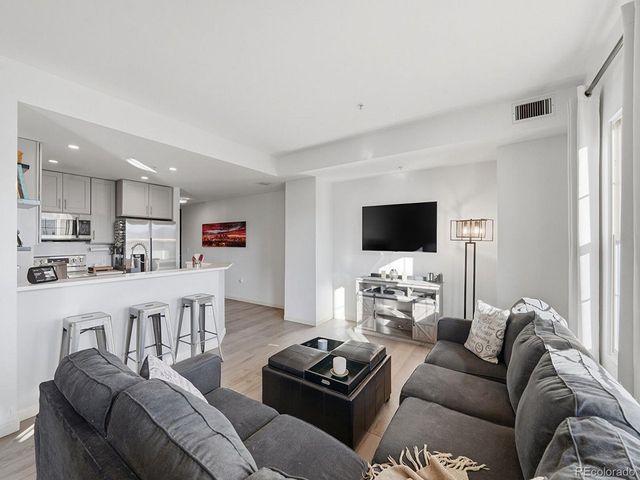 925 N Lincoln St 4F, Denver, CO 80203