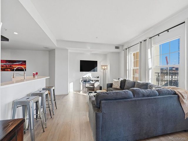 925 N Lincoln St 4F, Denver, CO 80203