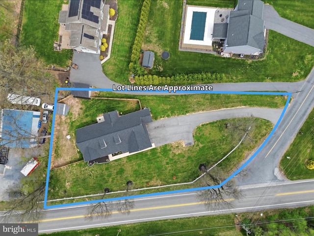 695 MIDWAY RD, York Haven, PA 17370