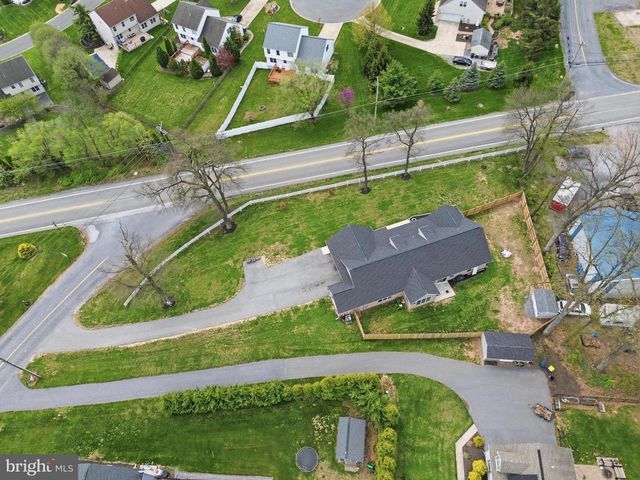695 MIDWAY RD, York Haven, PA 17370