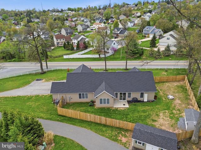 695 MIDWAY RD, York Haven, PA 17370