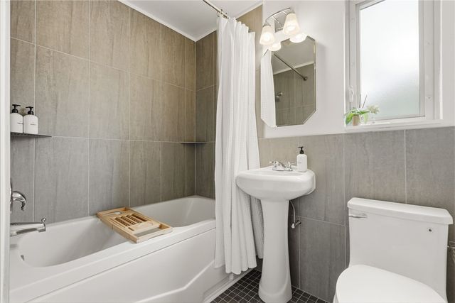 5125 Beeler St, Squirrel Hill, PA 15217